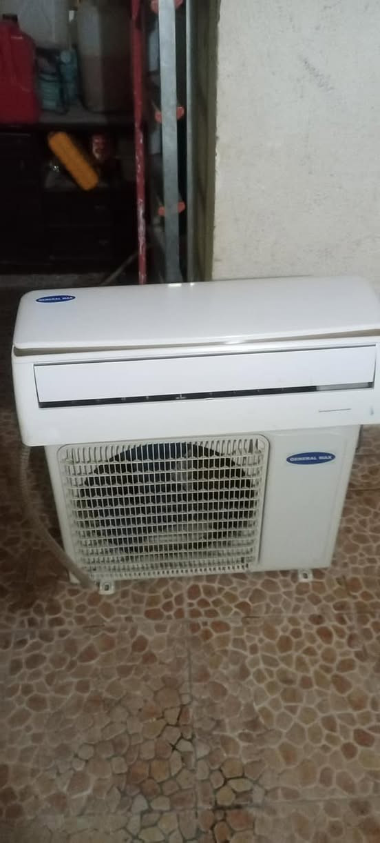 السلام عليكم سبلت جنرال ماكس واحد طن مستخدم موسم واحد شغال أو جديد بس غاز مابي هذه رقمي *********** الشراي يتصل
