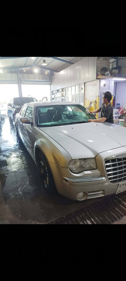 سلام عليكم أوباما 2010 فول مواصفات مكينه هيمي كصه وحده فقط مكلف بل نشر رقم صاحب السياره *********** السعر المطلوب 47 وبه مجال
