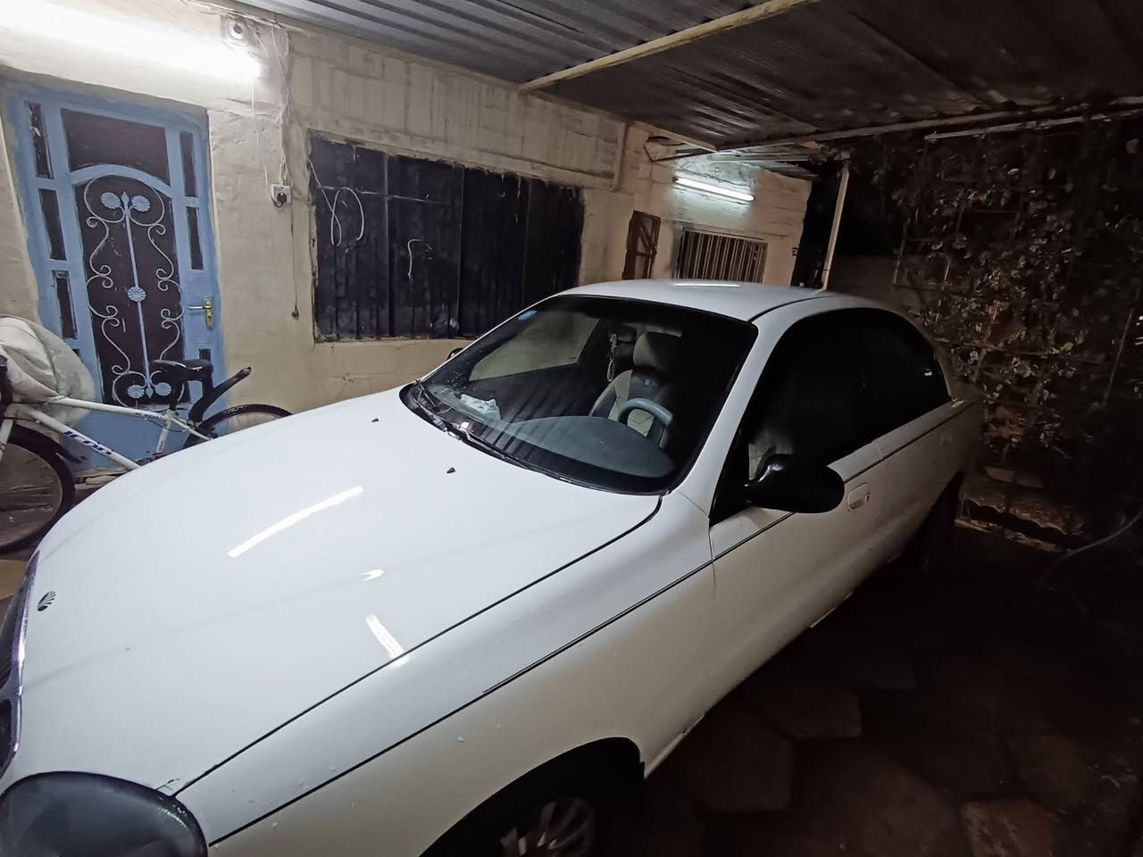 السلام عليكم ( دايو لانوس 2001 ) للبيع محرك كير نضيفات كهربائيات شغالة غرفة نظيفة مشدودلهة شاشة و كامرة خلفية تبريد منقص غاز تايرات نظيفة الرقم انكليزي الجديد تحويلهة بأي مكان مصفرة غرامات
السعر 36 ورقة و بيهة مجال للطيبين و مراوس حسب القناعة
مكان بغداد للتواصل ***********
