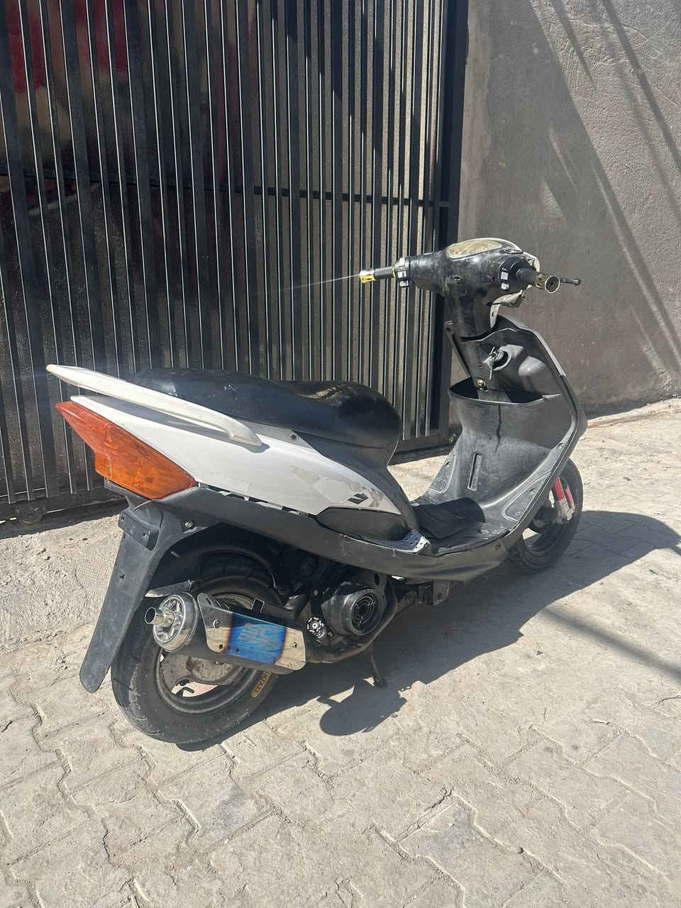 السلام عليكم ماكس عدله مكينه بلاديه خير من الله 49 ناعمه لا نضوح ولا تبخير دراجه وين متريد اترايك بيه (صدر رياضي وكلج خلفي رياضي وقطره دهن ويدات رياضي وصالنصه رياضي ودبل خلفي رياضي) دراجه بيه نقوصات كلش تافه واي نقص ينزل من سعره رايده 500 وبيه مجال مكاني المنصور ساحه القاء للتواصل ***********
