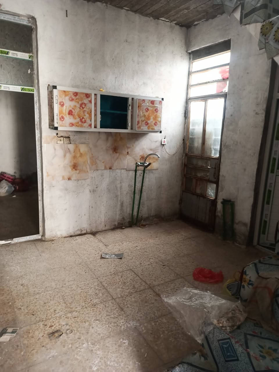 👋🏻السلام عليكم.            
✔️البيت للبيع المساحه 50م
الوجه.  5م.          النزال 10م. 
سعر 27
زراعي سكني
🗺️الموقع بغداد منطقة الانتصار مقابل مستشفى حماد شهاب (شارع ابو عمار الشريفي)
📲للاستفسار والتواصل 
***********
