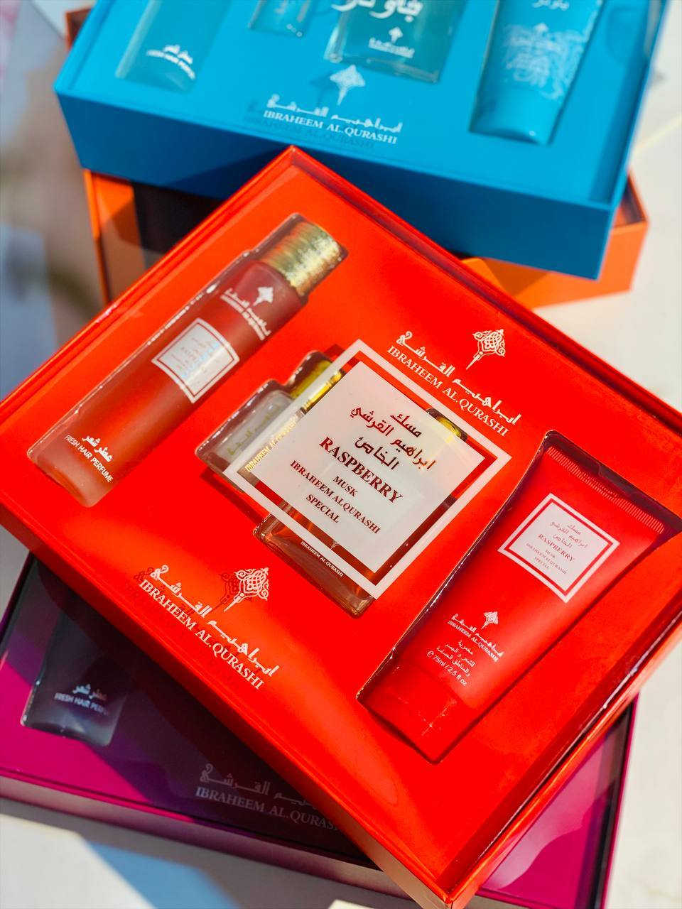 ✨ عالم من الفخامة والتميز ينتظرك مع مجموعات "إبراهيم القرشي" الحصرية! ✨

لأن عطرِك هو هويتك، جمعنا لكِ التميز والنعومة في بوكسات متكاملة تعتني بجمالك من الشعر وحتى الجسم.

🧡 Nude Coral Diamond: لإطلالة مفعمة بالحيوية والجاذبية.
💖 Purple Heart Diamond: لعشاق الفخامة والغموض الساحر.
❤️ Raspberry Musk: انتعاش الفواكه بلمسة مسكية دافئة.
💙 Powder Musk: النظافة والنعومة المطلقة برائحة البودرة الكلاسيك

🎁 كل مجموعة تحتوي على (عطر، عطر شعر، تولة مسك/زيت عطري، ومخمرية للجسم والشعر) لتمنحك ثباتاً يدوم طوال اليوم

🛍️ دللي نفسك أو أهدي من تحبين فخامة تليق بهم

سعر البكج  ١٦ الف


**إذا كنت صاحب هذا الإعلان وتريد حذفه لأي سبب، رجاءا أرسل رسالة إلى الدعم الفني**