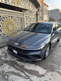 النترا 2024 وارد أمريكي حادثه فقط رصعه بالجنطه ع البارد وصور حادث مرفق...