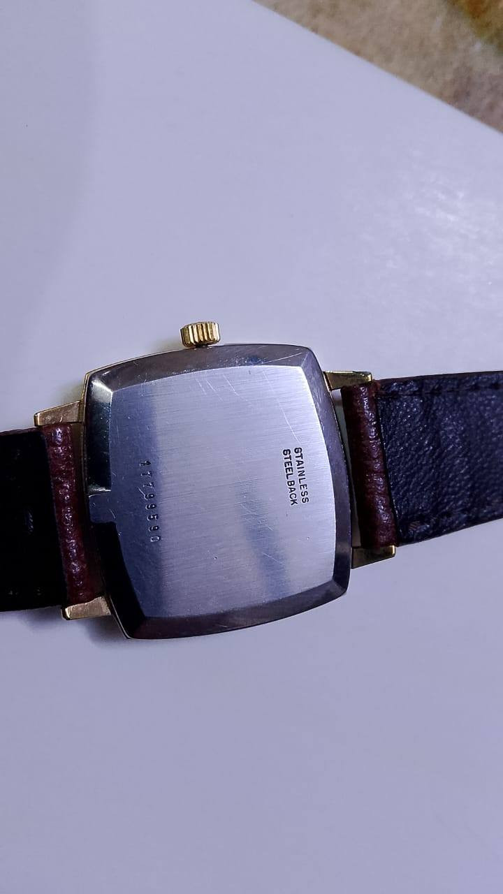 السلام عليكم..مجموعة من الساعات الأصلية وضمان حقيقي وتوصيل لكافة المحافظات علما اطلع الساعة بدون رصيد هذا تعاملي...ارجو المراسله على الخاص او الواتس ***********..ولدي مزاد على التيك توك المدرس للساعات واتشرف بالجميع ....
