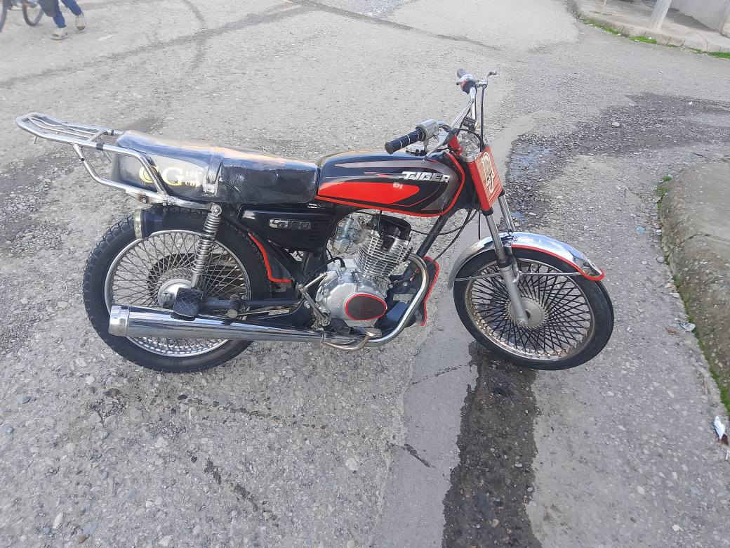 بە ناوی خوای گە ورە ماتور TEGIR 🐆🐆  مە کینە تاج
مە کینە 125  2023   گیرو مە کینە به شە رت  نرخ 320هه زار شوین قه لادزێ 
*********** بشدار, السليمانية
