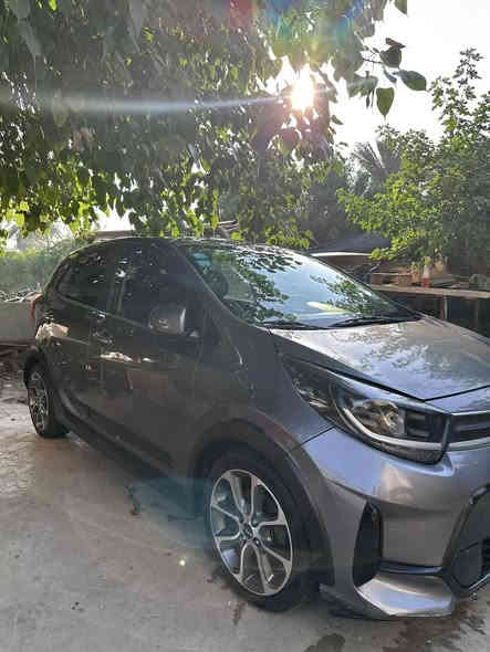 السلام عليكم 
بيكانتو موديل 2022 
 مواصفات Xline
فول عدا الفتحة
بصمه + بصمه ابواب و صندوق 
شاشة كبيره اصليه تدعم كاربلاي 
داخل جلد 
رادار امامي و خلفي و مانع تصادم
مري شفط 
يدات نيكل 
لايتات + بكلايتات LED عدسات تختلف عن العاديه
السياره بيها صبغ بالبنيد فقط
بجم كبس 
***********
