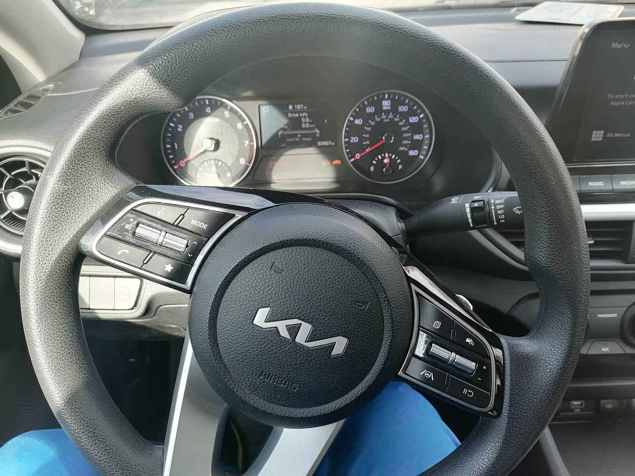 كيا فورتي وارد امريكي موديل ٢٤ ماشية ٣٠ الف مايل تتشغيل سويج
تحكم ستيرن
كامرة كار بلى
حساسات
رادار
مود ثلاث سرع
تدفئة تبريد 
ويل كروم
بدون تبديل اي قطعه
باردحافة  البنيد و الجاملغ 
العنوان بغداد الحبيبية
السعر ١٥٥ ورقة
للتواصل
*********** ***********
