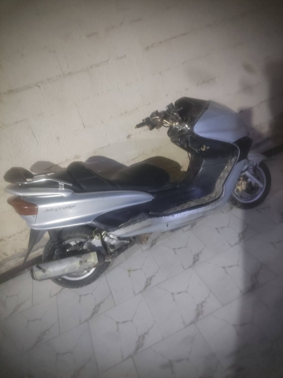 سلام عليكم دراجه ماجسته وراق صولي مامفتوحه كهربايات شغاله نكره سلف مكفوله من كلشي للب 250 وبيه مجال محتاج وهاذه رقمي ***********
