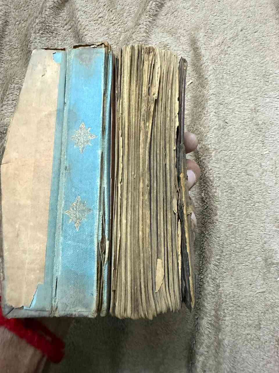 القران الكريمة طبعة عثمانية اصدار ١٣٣٠-١٩١١ المطبعة البحرية العثمانية
عدد صفحاته ٦١٤ صفحة دون اي نقص في عدد صفحات 

كما موضح المصحف في التصوير والفديو 

يوجد فديو توضيحي للمصحف في التعليقات 

هديته ٧٥ الف دينار


**إذا كنت صاحب هذا الإعلان وتريد حذفه لأي سبب، رجاءا أرسل رسالة إلى الدعم الفني**