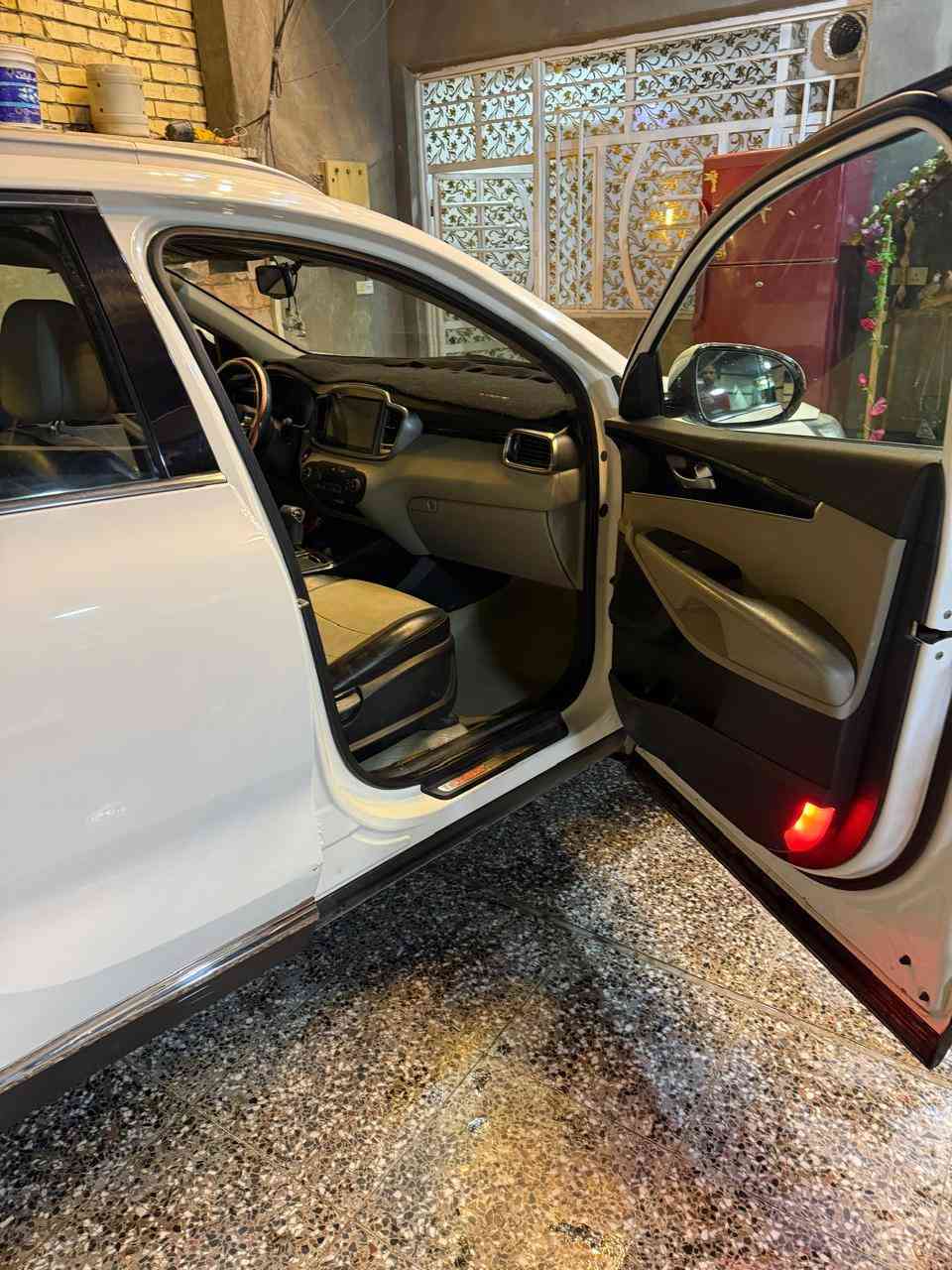 سلام عليكم سورنتو 2016 خليجي مكينة 6 سبعة راكب ثلاث قطع تبريد مثل ماموضح يمكم بل تصوير السعر 215 وبي مجال واني مكلف بل نشر يرجو تواصل اتصال أو واتساب العنوان بغداد  ***********
