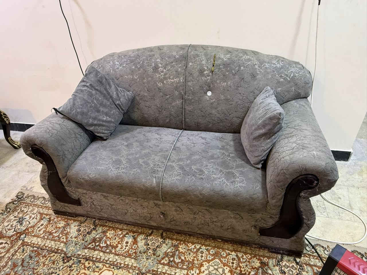 للبيع:
تخم 9 مقاعد، 5 قطع.

السعر: 175 ألف.

(المنصور، الداوودي).

***********

التخم موجود بشقة سكنية عائلية، مـو شركة، يعني تجي تاخذه بسيارتك ماكو توصيل.
