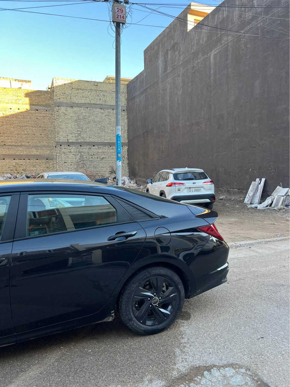 هيونداي النترا موديل ٢٠٢٢ لون اسود وارد امريكي محرك الفين حادث صبغ قطعه وحده فقط بابين بارد 
ماشيه ١٠٧ كيلو مكانهه بغداد رقمهه اربيل والسياره ب اسمي 
ويحتاجلها تعديلات للاستفسار 
*********** 
حي الجهاد بغداد, العراق
