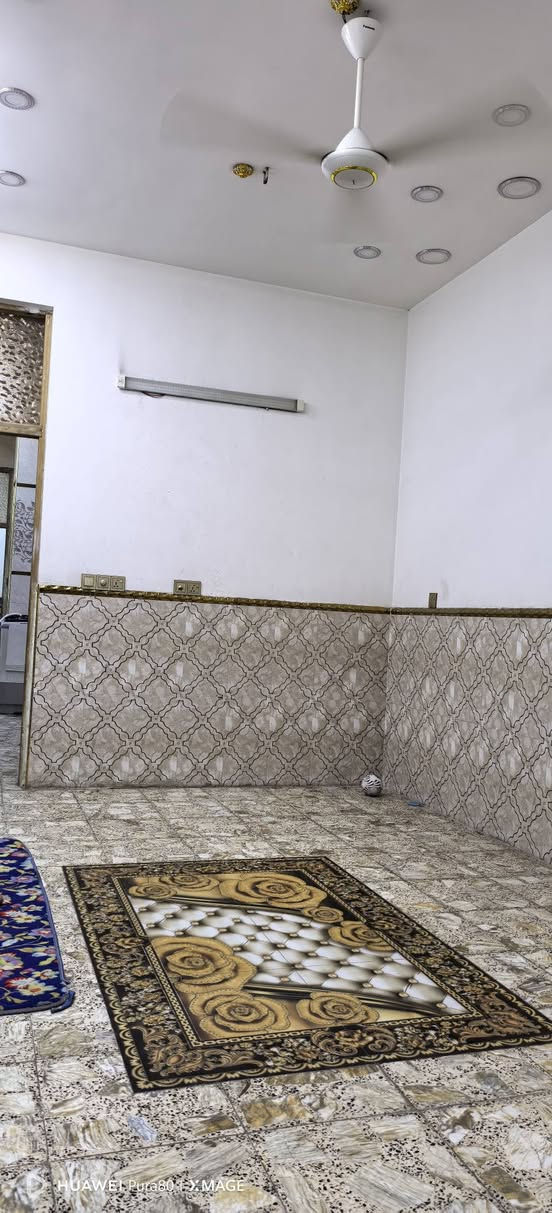 السلام عليكم نصف قطعه ثلاث طوابق للبيع
بناء حديث تحتوي على خمسة غرف وصاله
البيت جديد العنوان
مدينة الصدر قطاع ١٠
للاستفسار الاتصال على الرقم ***********
