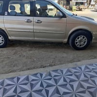 كرنفال موديل الفين للبيع سياره نضيفه 07838913577