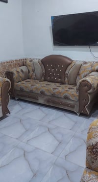 طقم كنب • عشر نفرات • قابل تفاوض