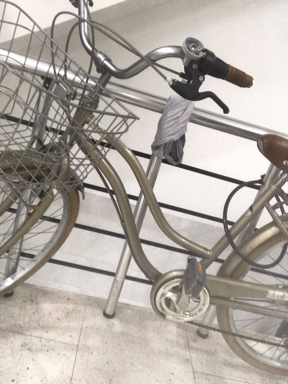 سلام عليكم شباب بايسكل بطه حجم 26 نزلته حاويه عنواني بغداد شعب حي اور السعر 200


**إذا كنت صاحب هذا الإعلان وتريد حذفه لأي سبب، رجاءا أرسل رسالة إلى الدعم الفني**