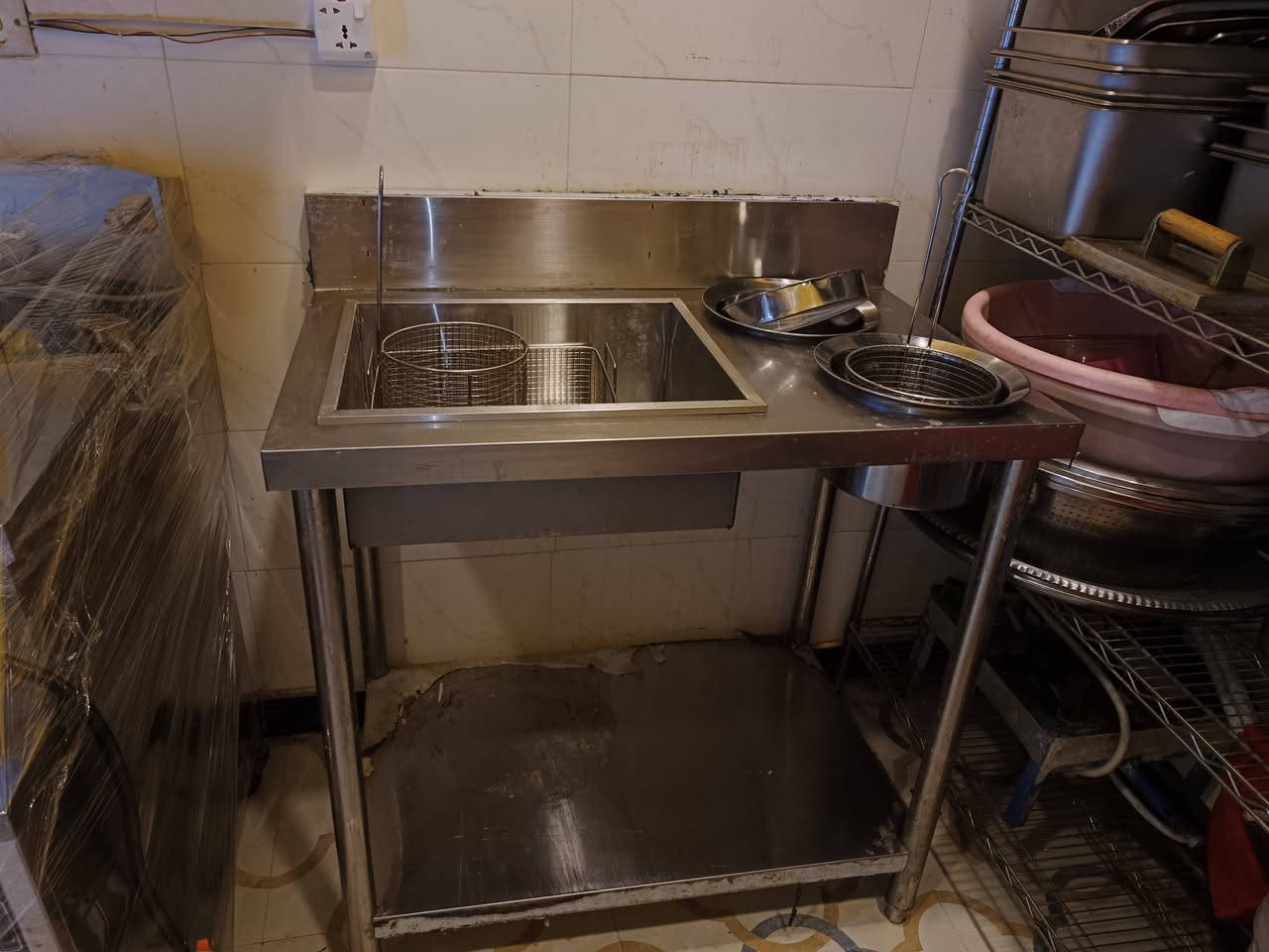 السلام عليكم
#مطعم للبيع وجبات سريعته جاهز وكامل بكل العده ماناقصه اي شي
عواشه شارع الدوريات
الاستفسار ***********
