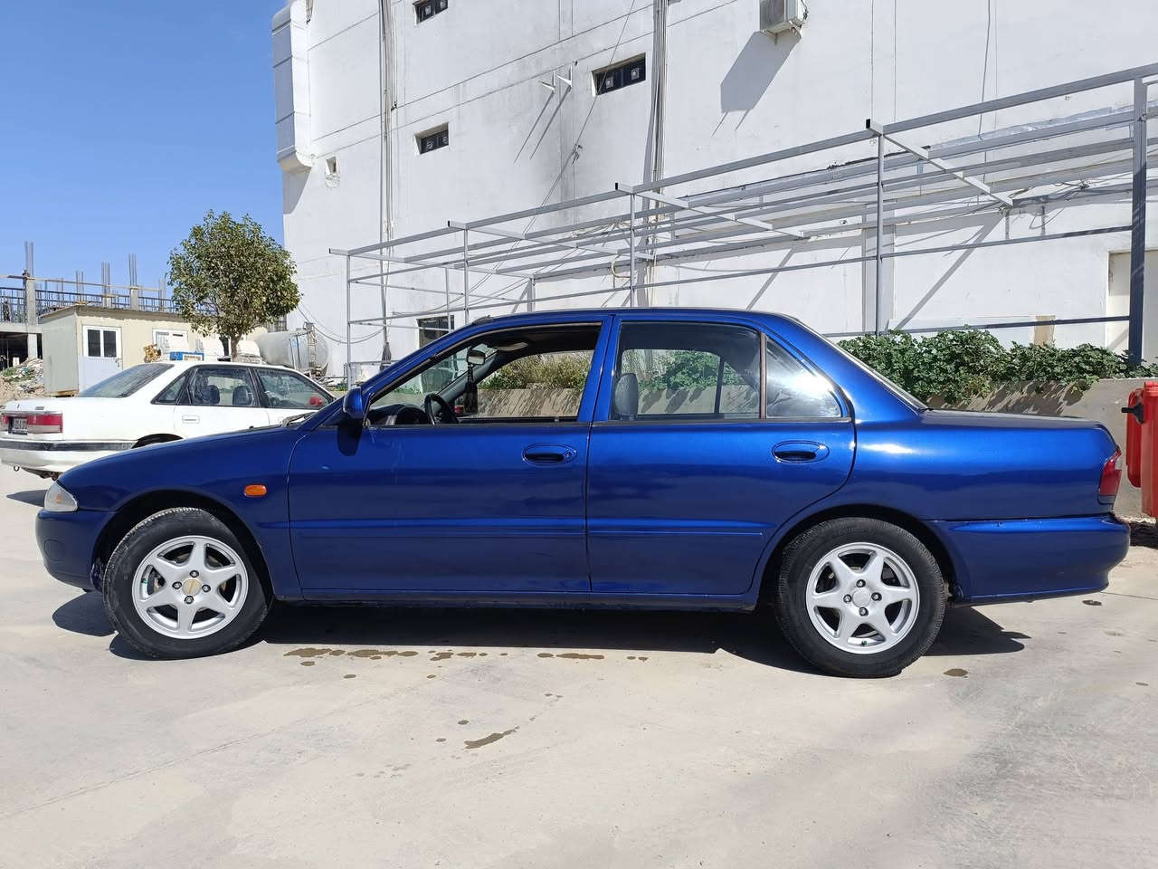 سلام و علیکم بروتون 2005 للبيع 
سياره ماشاءالله جاهز كامل مابي نقص
سياره مصبوغة جديد الجمالية مكفوله من ضرر من كير و محرك خير من الله كير اوتو 
بعده باقيه بؤليش ماشاءالله غرفة جديده 
رقم بغداد بيهه سنويه ما اندل راعيها كفاله من كلشي اشتري وروح ورا صاحبا تندلها 
 سعر 38 بيهه مجال 
***********
