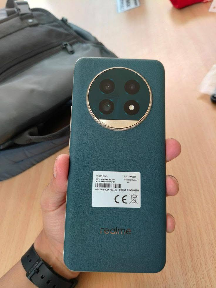 للبيع تواصل ***********
ريلمي 13برو بلس5G جهاز جديد كفالة عامه
ذاكره512 عشوائيه 12 جهاز مواصفات راقيه
بطارية 5200🔋 يدعم الذكاء الاصطناعي 
المعالج snapdragon 7s gen2✅✅
كاميرا زووم x120🌕🌖🌎 للقمر
سماعتين نضام استيريو 💢 سعر350 النجف, العراق
