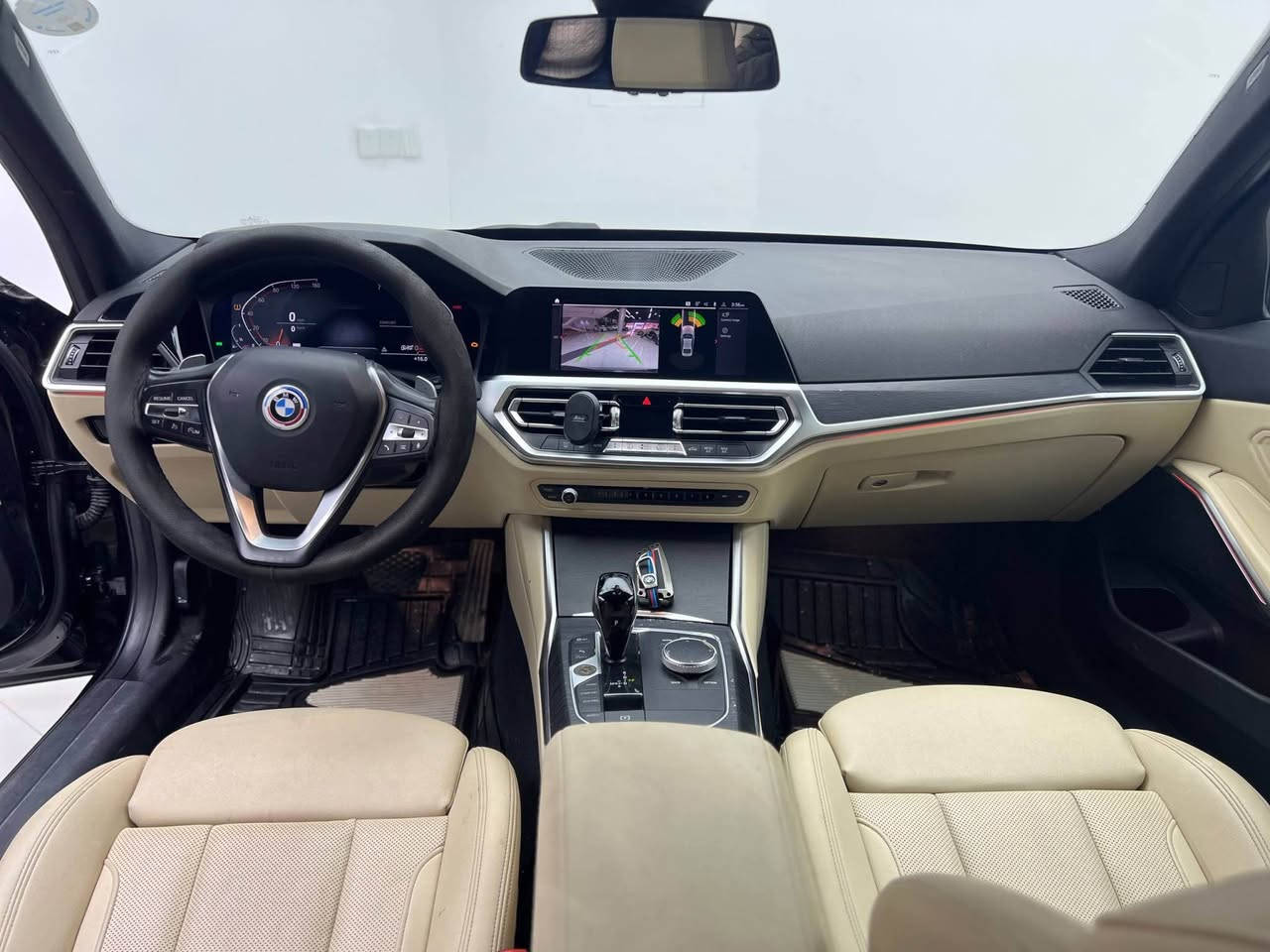 BMW 2022
بي ام دبليو ٢٠٢٢
مواصفات 330i فول مواصفات معروفة

مكينة ٤سلندر و توين تيربو (يعني دبل تيربو) حجم ٢.٠لتر
ماشية٥٨،٠٠٠ ميل فقط و ب حالة جداً ممتازة 

ضرر السيارة البنيد و نص جاملغ بدون دواخل و ايرباك
السيارة كلش حلوة و نظيفة

السيارة رقم دهوك
مكفولة من كير و محرك و كهربائيات

و ب سعر(225$) ورقة و بيها مجال

مكان السيارة

دهوك -معرض ارشف R-Shev
رقم51 من معارض التيرمينال 

***********
*********** دهوك, العراق
