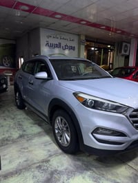 توسان موديل 18 أمريكي محرك 2000 الضرر باب السايق وخلف باب السايق بدون ...