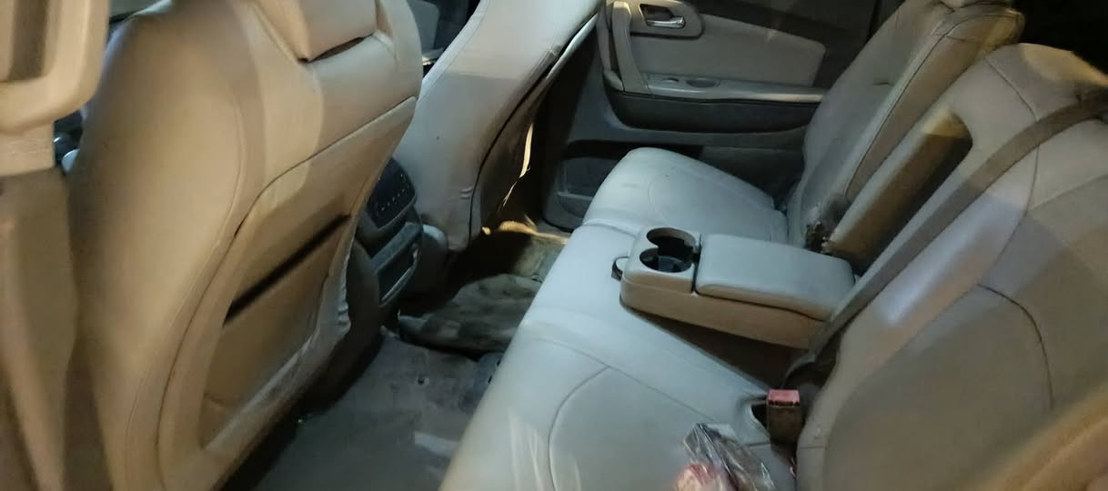 السلام عليكم
ترافرس موديل 2009
سيارة نظيفه وحلوه بيها ملاحظات بسيطه مكينه استوها مبدله 
الكهربائيات كلها شغاله تبربد مايشتغل  الكير نظيف بي تاخير فد ٣ ثواني غرفتها جديده بديها كلش حلو حادثها من امريكا جاملغ خلفي وباب خلف العبري 
رقمها نينوى السيارة موجوده بالبصرة حاليا مداور ثاني يوم 
سنويتها 2030
السعر 80 وبيها مجال 
والله السياره تحفه لابو العائله لان ٧ راكب وغراضها تفاليس 
‏‪***********‬‏
***********
