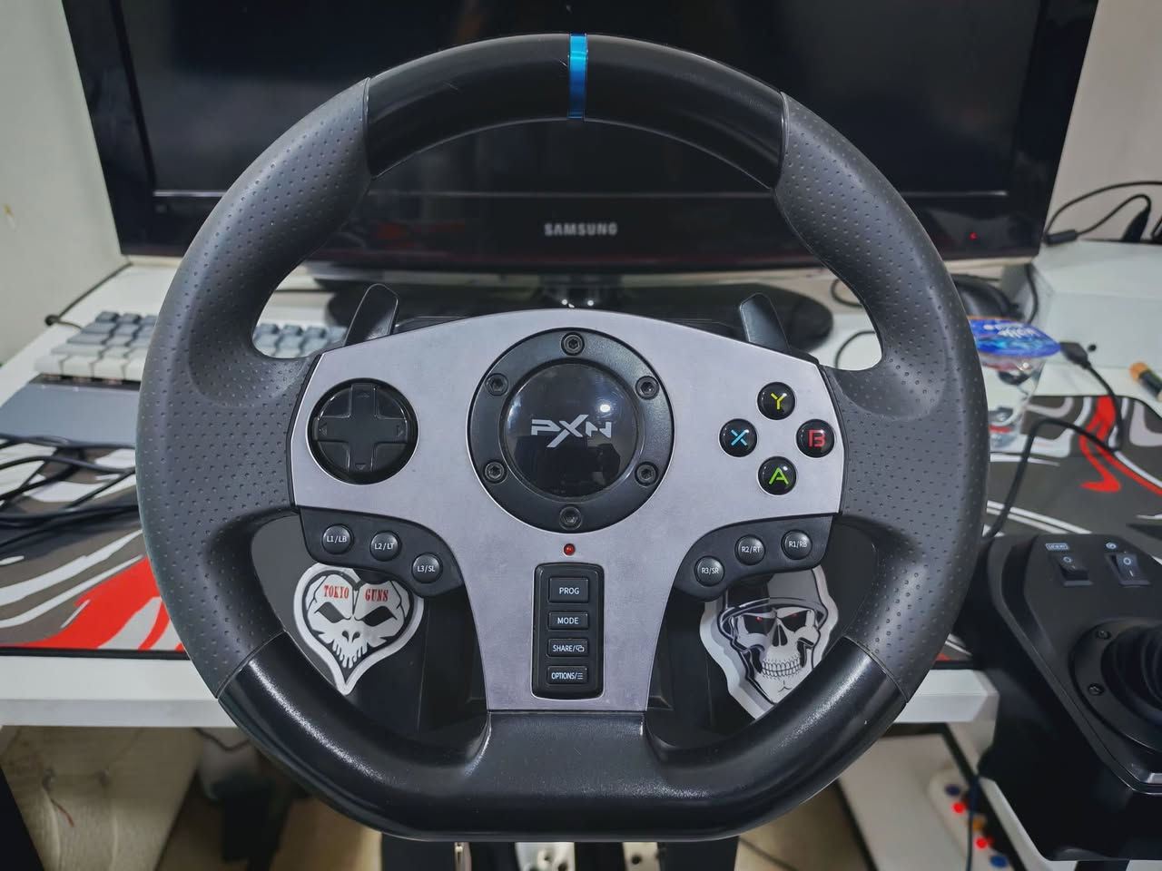 🎮🔥 للبيع دركسون PXN V9 Racing Wheel بحالة ممتازة جداً 🔥🎮
🚗 إذا تحب ألعاب السيارات والشاحنات وتريد تجربة قيادة واقعية، فهذا الدركسون خيار ممتاز إلك!

✅ الموديل: PXN V9 Racing Wheel
✅ الحالة: ممتازة ويشتغل بدون أي مشاكل
✅ يشمل كير عادي 6 نمرات + R (ريوس) ⚙️
✅ دواسات بنزين وفرامل 🏎️
✅ استجابة سريعة ودقيقة أثناء القيادة
✅ مناسب لألعاب الشاحنات والسيارات والسباقات 🚚🚗
✅ مريح بالاستخدام لفترات طويلة

🎯 يمنحك تجربة قيادة واقعية وممتعة أكثر من اليد العادية، خصوصاً مع ألعاب الشاحنات والسباقات، ويخليك تحس وكأنك تسوق سيارة حقيقية.

💯 الدركسون نظيف ومحافظ عليه، وجاهز للتجربة والفحص قبل الشراء.

💵 السعر: 100 🤝 أكو مجال بسيط للشراي للجادين.

📩 للاستفسار أو الشراء راسلني على الخاص.


**إذا كنت صاحب هذا الإعلان وتريد حذفه لأي سبب، رجاءا أرسل رسالة إلى الدعم الفني**