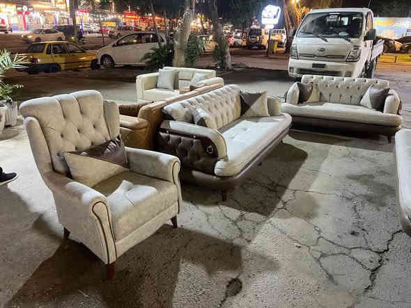 تخم الماني بجميع الألوان والباندا وموديل الهيمي 
 وعمل جميع أنواع الديوانات   حسب الطلب  بجميع القياسات 
البيع بالتقسيط المريح   ضمان خمس سنوات إسفنج وخشب وقماش 
 سعر المتر للديوان  يبدأ ب ١٠٠ الف وحسب الموديل 
عنواننا جلولاء الشارع العام مقابل فرع مديرية الشرطه فرع حي الشهداء 
موبايل واتس اب *********** 
 
***********
