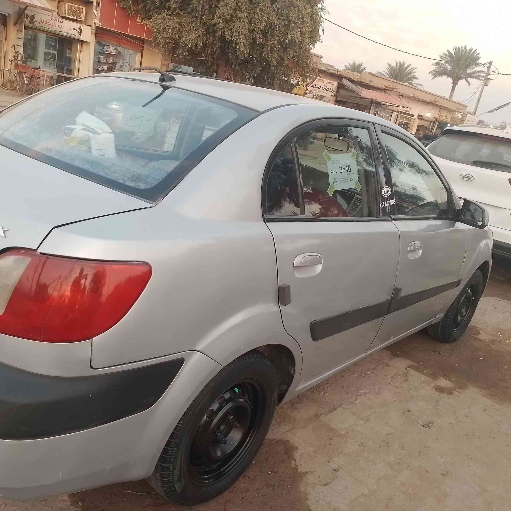 السلام عليكم 
كيا ريو للبيع مصبوغه حزام جماليه بدون اي ضربه سياره جاهزه كير عادي مكينه 1600 موديل 2007للاستفسار الاتصال على الرقم ***********
