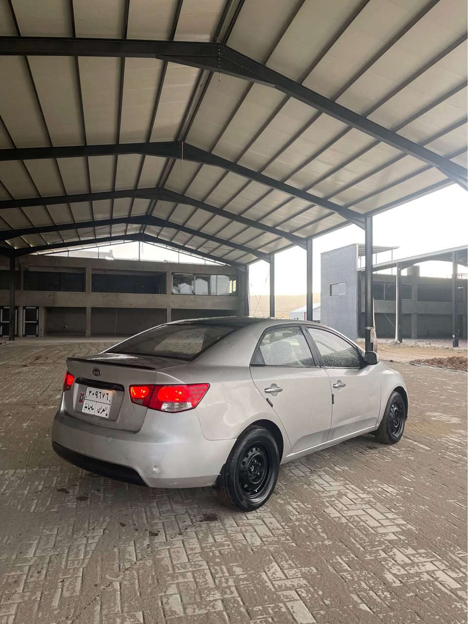 kia forty 
2010
گێڕ عادی 
رەسمی سونەرم داناوە بویاخی هەیە بەبێ ناو گرتن
گیرو مەکینە بە شەرت 
تەبرید ساردو گەرم بەشەرت 
زۆر پاک و بی مەسرەفە 
شان و سەقفی کالبونەوەی هەیە لەزگەی لیدراوە 
سعری ٦٣ گەڵاو مەعامەلە 
***********
وەتسئەپ و ڤایبەر 
لە سلیمانیم السليمانية, العراق
