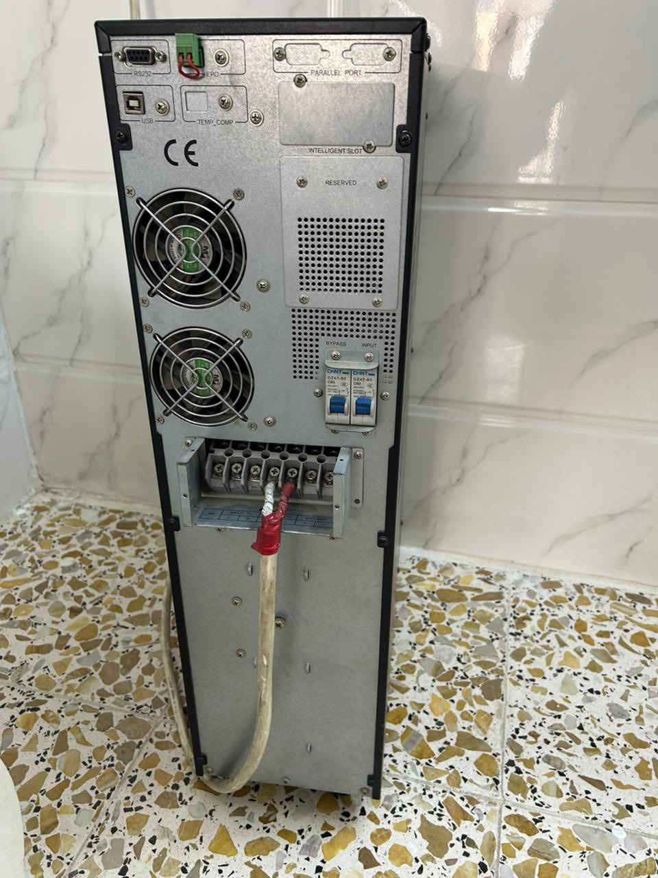 عاكسة طاقة شركة MAXMA
شغالة بس بطارياتها گاعدات تشغل بطاقة 63 A
مكان بغداد حي اور 
الرقم ***********
