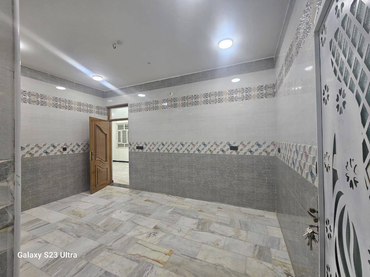 💥مكتب 💥 المستقبل 💥 للعقار 💥
🏦دار  مجمع القضاة للبيع طابو صرف مداور مباشر🏦

                 

✅ (مؤجر حالياً مليون دينار)

⚜️البيت للبيع جاهز⚜️ للسكن ⚜️ كونكريت مسلح ⚜️عرض الشارع 12متر⚜️ الدار غير مسكون ✅مفتاح 🏠 

_____________________________________________

🏤يحتوي البيت ع 🏤الطابق الأول 

💥 غرف نوم عدد 2 🔀💥 آستقبال 🔀💥 صاله 

 صحيات 🔀💥 مطبخ 🔀💥گراج سياره 🔀💥 مناور2 ❇️ 

____________________________________________

المكان 💥⚜️💥( الزقوره)( مجمع القضاة) 

دور القضاة ا ♦️تقاطع المنصوريه 💛

المساحه💥⚜️💥(200)م 

(10×20)

السعر 💥⚜️💥 مراسلة الصفحه خاص أو اتصال 👇🏻

 💜

_____________________________________________

👑تريد عقارك ينباع ماعليك سوئ المراسله والباقي علينه 

_____________________________________________

💙️ #للاعلان عن العقار الخاص بك او للمزيد من الاستفسارات إتصل على الارقام التاليه أو زيارة مكتبنا الكائن في آلشموخ قرب مرطبات الزعفران 💙 ✅ 

*********** 👈 علي الركابي 💯واتساب 💯

او مراسلة الصفحة على الخاص 💙
