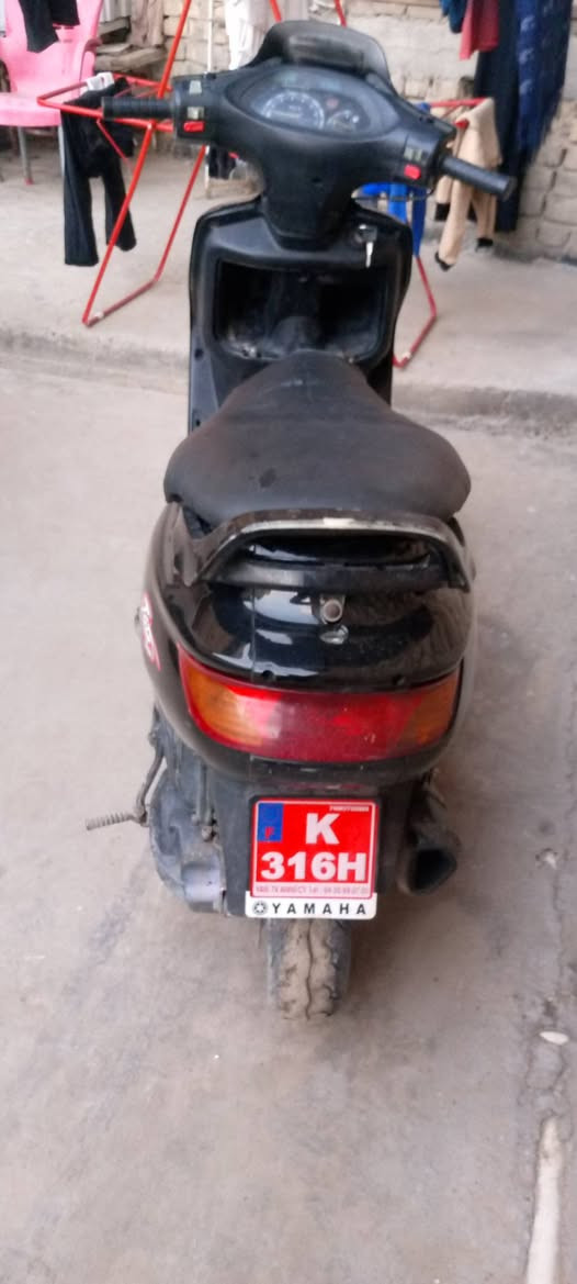 سلام عليكم دراجه فراشه نضيف  المكينه خير من الله  صالنصه رياضي الدراجه نضيفه مدرايه بل دهن والبانزين شرط محسن الدراجه مال جناي السعر 450 بيه مجال حك الجيه التواصل *********** واتساب او رقم  المكان بابل شارع 80 نجف
