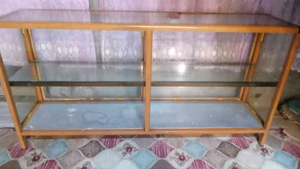 ميز للبيع عدد ٢
مكان حله طهمازيه 
***********
