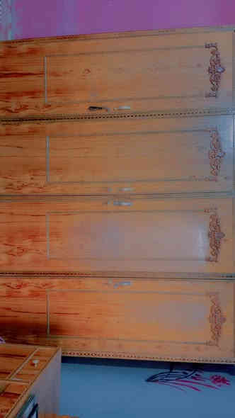 غرفت اخشاب للبيع اخو لجديد صالي شهر من خذته مكان نجف بل حولي  سعر 800 وبيه مجال رقم لتصال***********
