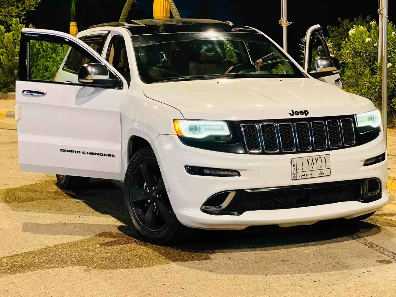 السلام عليكم ورحمة الله 
Jeep Grand Cherokee 2015 Limited 
معروفه مواصفات هاي الفئة رقم بابل سنوية ممنتهيه 
بدون حادث مستورديها على ايدينه تقريرها شخوط 
بيها صفحه الصدر كلير بدون حادث  او معجون 
مكان السيارة بابل والسعر ١٦٧ ورقة وبيها مجال 
تواصل : ***********
