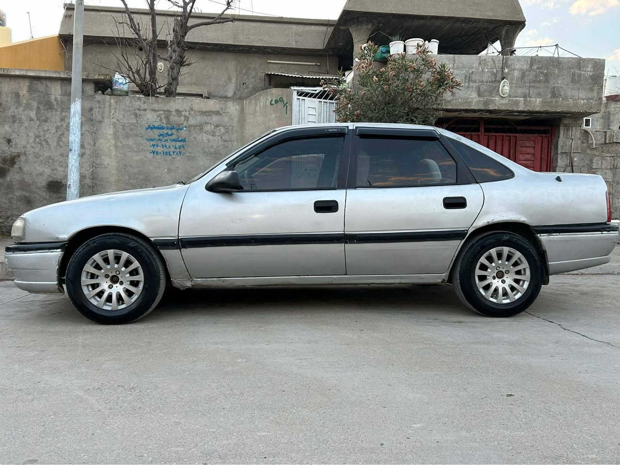 بەناوی خوای گەورە
ئۆپڵ مۆدێل 1993 مەکینە 18 ئاڕمی پلاستیکی سلێمانی دەعمو لێ دراوی نیە پێشو دوای کەپسە سڵایتە گێڕو مەکینەو کارەبا مەزبوتە هەموی ئیشەکات نرخ (23)گەڵاو مەعمەلە شوێن( سەید سادق) ژ.م (***********) السليمانية, العراق
