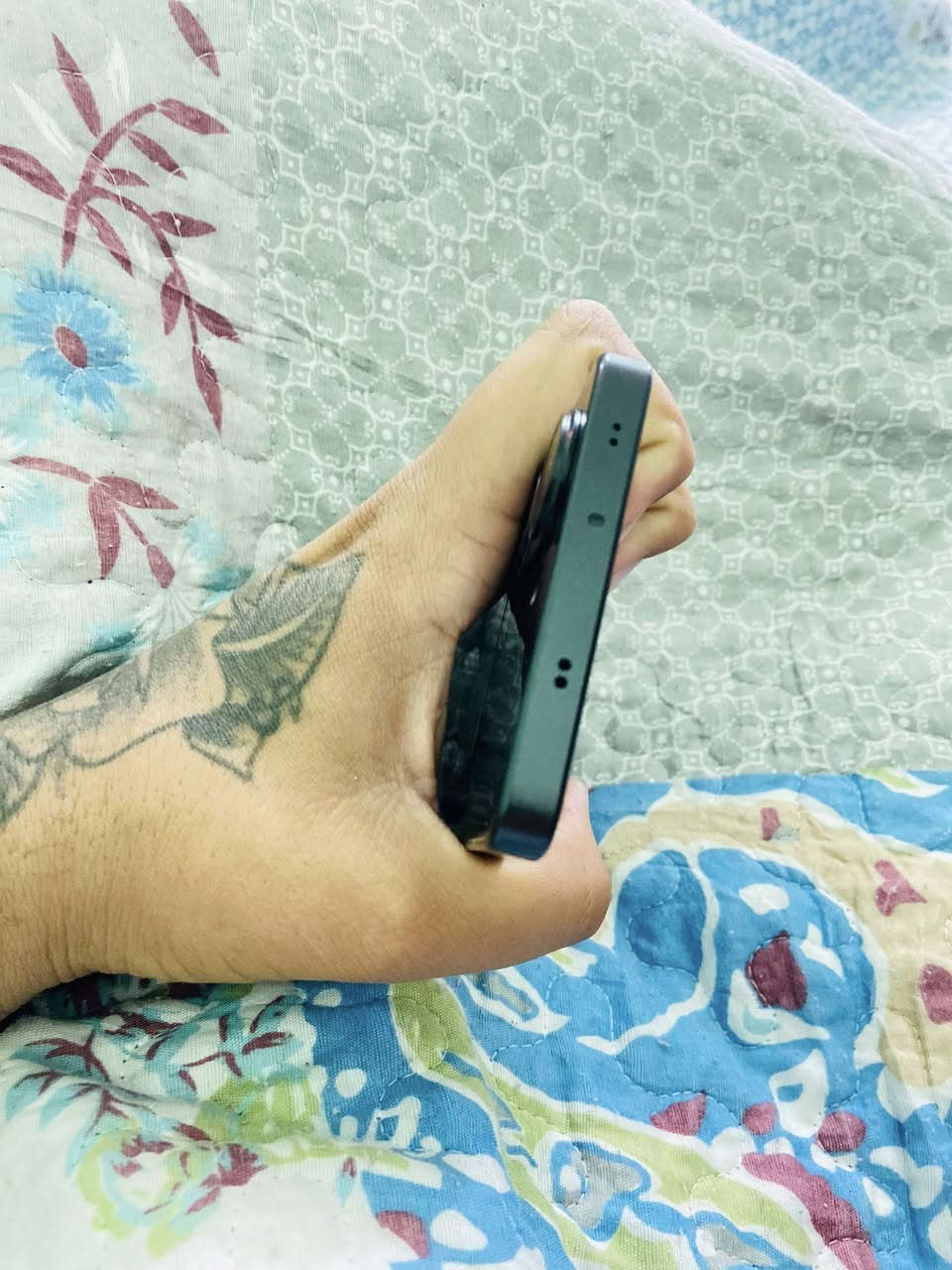 سلام عليكم
بوكوx7pro 5g.         ذاكره512 عشوائي ١٢+١٢

ببجي120فريم            جهاز غني عن التعريف مستخدم 

شهرين فقط كارتونه وملحقات كامل ويا سعره380

ملاحضه مكاني بيجي توصيل داخل تكريت وبيجي موجود 

هـ*********** اتصال _واتساب
