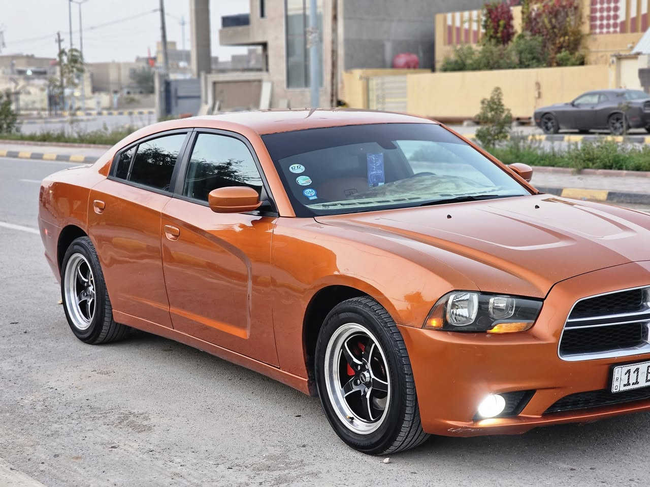 السلام عليكم جارجر موديل 2011
رقم بغداد مشروع وطني سنويه لغايه ال 29 تحويل مباشر 
سياره وارد كندي بدون حادث بل العراق بيها بس باب صبغ سونار مرفق بلمنشور 
سياره مكينه قبل شهر مبدله جديده مكينه وكير كفاله
سياره جاهزه من تخم تاير حداديه جديده تبريد ثلج
السعر / 140وبيها مجال 
المكان واسط قضاء الحي 
الاتصال والاستفسار / ***********
