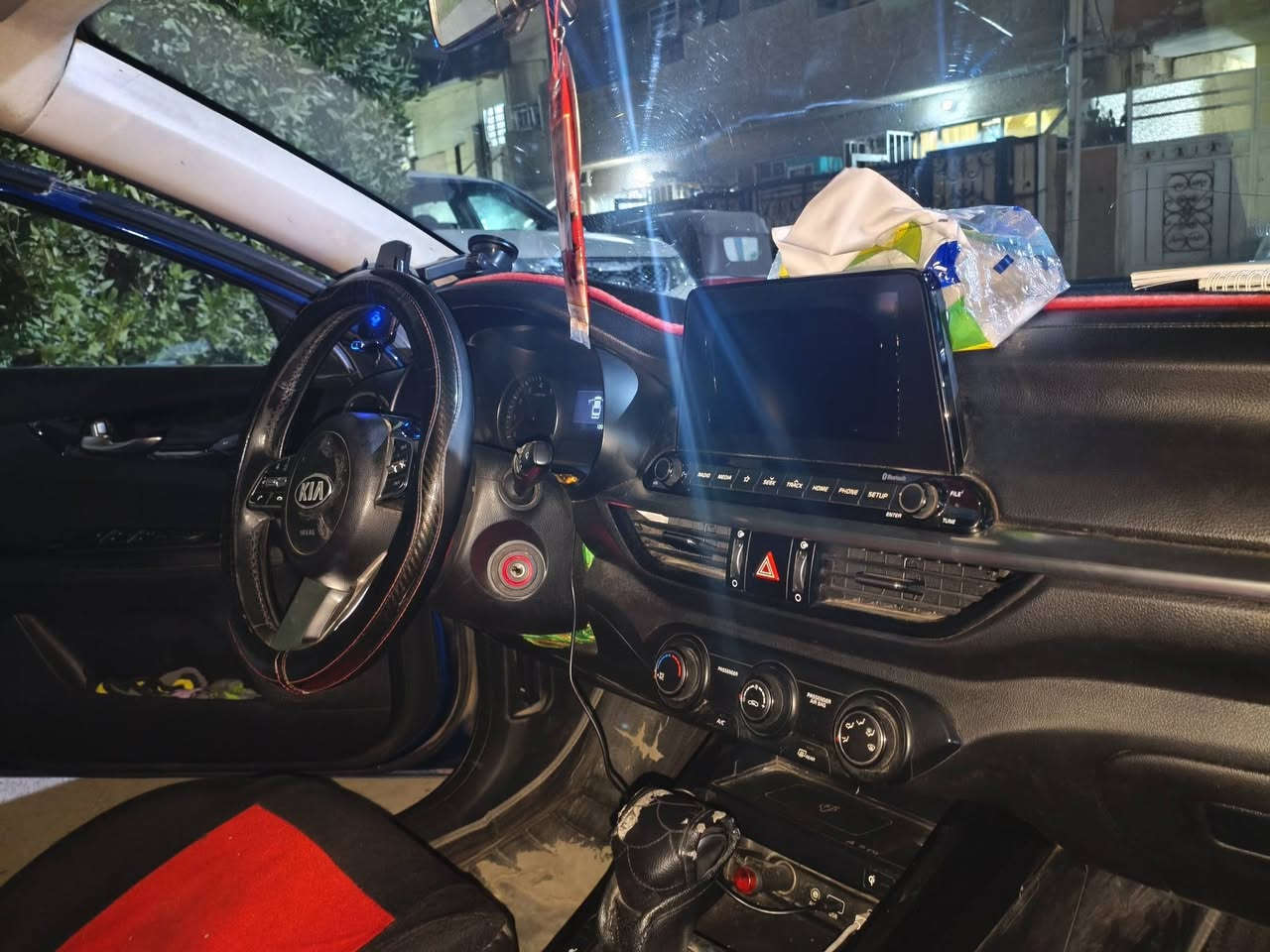 السلام عليكم كيا فورتي 2020 لبيع بيها خشم بنيد بارد و باب خلف الصدر مبدل و هلال جاملغ خلفي صبغ و مواصفات EX
السياره نضيفه و ماشيه 120.000 و محرك 2000 دوش سعرها 140 ورقه 
رقم التلفون ***********
