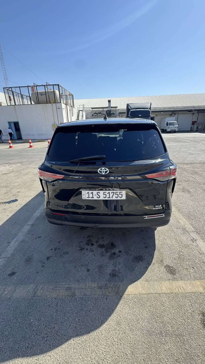 TOYOTA SIENNA XLE
-المحرك : 2500 cc   هايبرد 

-تحديد مسار

-رادارات 360 درجة

-صقف ديفيدي

-كامرة خلفية

-تبريد 3 قطع مع تحكم خلفي مناخين

-3 انظمة قيادة

-سايد بريك بصمة

-حساسات خلفية

-فتحة سقف

-تشغيل بصمة

- 5 بصمات

-حساسات امامية

-كشنات جلد

-كشنات كهربائية

-حساس امطار

-حساس لايت (عالي ناصي)

-شاشة لمس كبيرة

-تدفئة كشنات

-لايت عالي ناصي زينون

-خاصية طي المقاعد الخلفية لزيادة مساحة التحميل

-مقعد اضافي متحرك (يعني تصير 8 راكب)

-ابواب كهربائية شفط

-جنطة شفط كهربائية

-فتح وغلق الابواب بخاصية (الركلة)

-فتح وغلق الصندوف بخاصية (الركلة)

-نظام صوتي مميز مزود ب دمامات في الصندوق

-نظام التوقف الذاتي او مايعرف(مانع تصادم)

-وبقية مواصفات XLE المعروفة

-مكان السيارة بغداد الحريه 

***********
سعر 240
وبيه مجال
