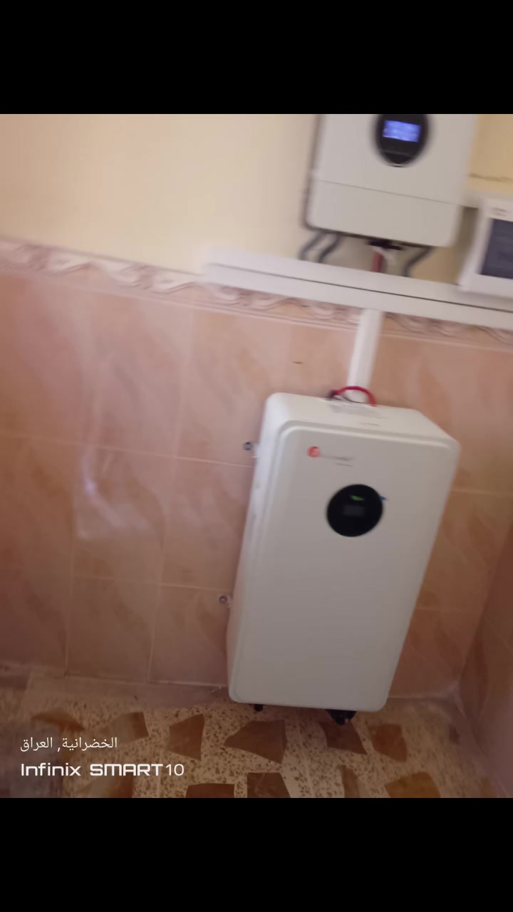 نفذت شركة الواثق للطاقة الشمسية هذا اليوم الموافق ٢٠٢٦/٦/٢٥ ، الخميس منظومة طاقة شمسية بمقدار سبعة الواح حجم ٦٢٠ واط  ، و بطارية ليثيوم فلستي حجم ١٥ كيلو ، و انفيرتر فلستي حجم ٦ كيلو ، وتؤكد شــــــــركة الواثق للطاقة الشمسية أنها ماضية ومستمرة في تنفيذ المنظومات الشمسية دعماً للبيئة والتنمية المستدامة في العراق، ، وتؤكد الشركة إنها مستمرة في توفير عروض بما يتناسب مع حاجات المواطنين ومن هذه العروض :

العرض الأول :
القدرة : 15 نهاري و 15 ليلي
الألواح: 600 واط ضمان عشر سنوات عدد7
البطارية: ليثيوم حجم 15 كيلو ضمان 5 سنة
الانڤيرتر :حجم 6 كيلو ضمان سنة واحدة
العرض الثاني :

القدرة : 10 نهاري و 10 ليلي
الألواح: 600 واط ضمان عشر سنوات عدد 5
البطارية: ليثيوم حجم 10 كيلو ضمان خمس سنوات
الانڤيرتر :حجم 6 كيلو ضمان سنة واحدة

العرض الثالث :
القدرة : 10 نهاري و 7 ليلي
الألواح: 600 واط ضمان عشر سنوات عدد5
البطارية: ليثيوم حجم 7.5 كيلو ضمان خمس سنوات
الانڤيرتر : حجم  4 كيلو ضمان سنة واحدة

العرض الرابع :
القدرة : 8 نهاري و 5 ليلي
الألواح: 600 واط ضمان عشر سنوات  عدد 4
البطارية: ليثيوم حجم 5 كيلو ضمان خمس سنوات
الانڤيرتر : حجم 6 كيلو ضمان سنة واحدة

العرض الخامس والأخير  
 القدرة : 6 نهاري و 2.5 ليلي  
الألواح: 600 واط ضمان عشر سنوات  عدد 3  
البطارية: ليثيوم حجم 2.5 كيلو ضمان خمس سنوات  
الانڤيرتر : حجم 4 كيلو ضمان سنة واحدة  
للتعاون مع الشركة عبر واتساب  او الإتصال:  
***********
إعلام شركة الواثق 
٢٢٠٦/٦/٢٥ ، الـخميس
