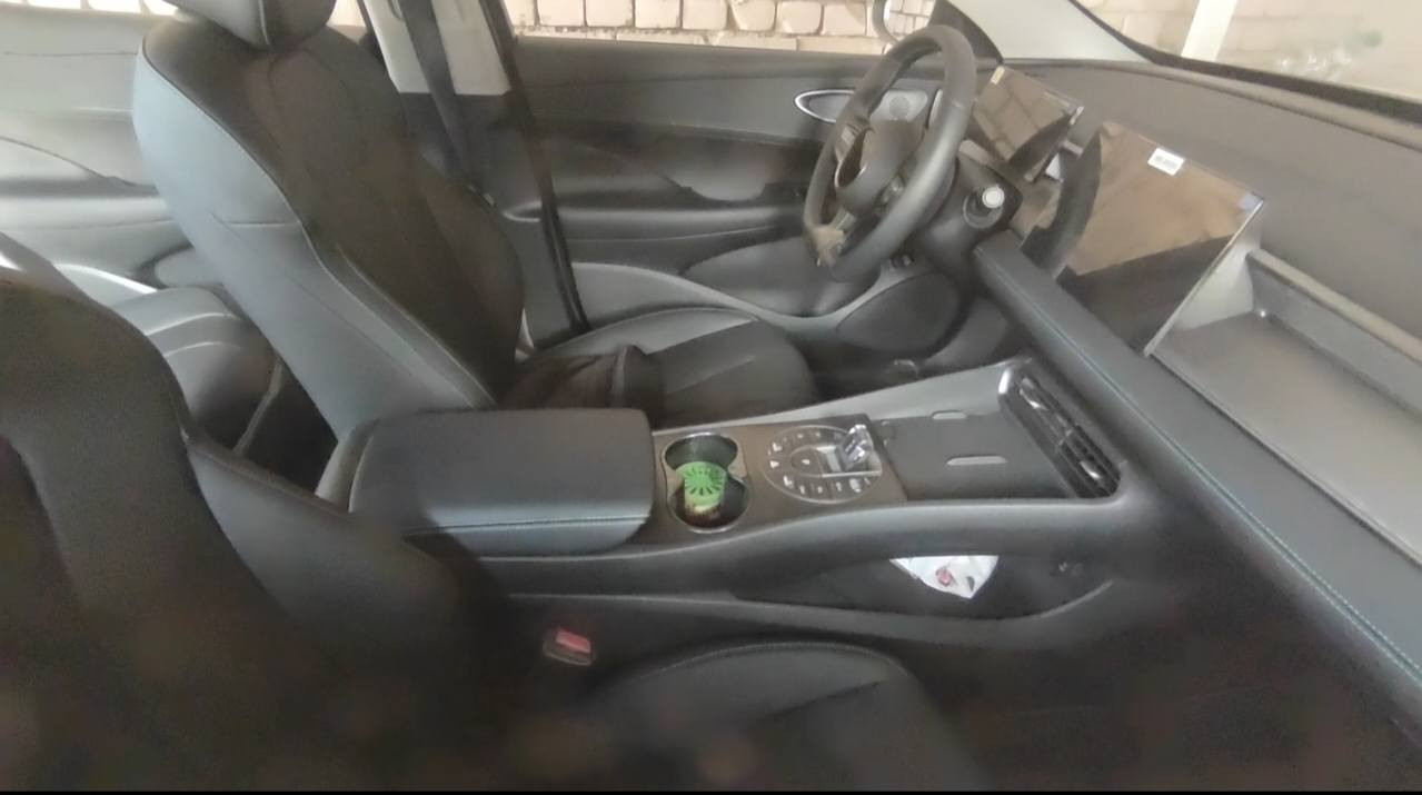 السلام عليكم
Byd seal 05 للبيع
مواصفاتها المعروفة شاشة تحكمات نظام ذكي السيارة بعدها ماشية بس ٢٥٠٠ كيلو غراضها كاملة وياها ارضيات الفوم والعدة كلها وياها شاحنة اصلية بدون ايرث وايرليس تنربط على التلفون بيها طخة صغيرة بالجاملغ الايسر الامامي السعر ١٨ مليون
للتواصل واتساب ***********
