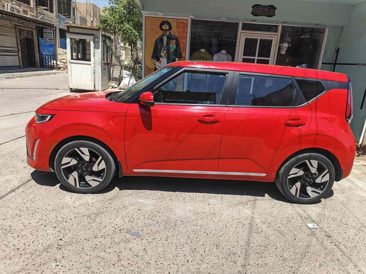 السلام عليكم
كيا صول ٢٣ GT 
فول مواصفات 
محرك ٢٠٠٠ دوش 
رقم بغداد 
السيارة جاهزة من كلشي 
مكاني بغداد 
حادث جدا بسيط 
السعر ١٦٢  بيهة مجال

, ***********
