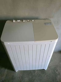 غسالة توشيبا تسع كيلوات (9kg) للبيع ب ٦٠ الف شرط الفحص ٠٧٧٠٨٧٠٠١٧٢