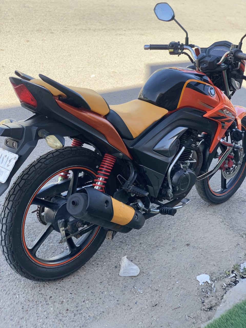 سلام عليكم للبيع دراجة هاوجي بطح موديل 2019مسجل وكامل تحويل ثاني يوم نضافه نفس بالصوره سعر مليون و775وبي مجال اخوان المو شراي ليتصل *********** مكان خالديه
