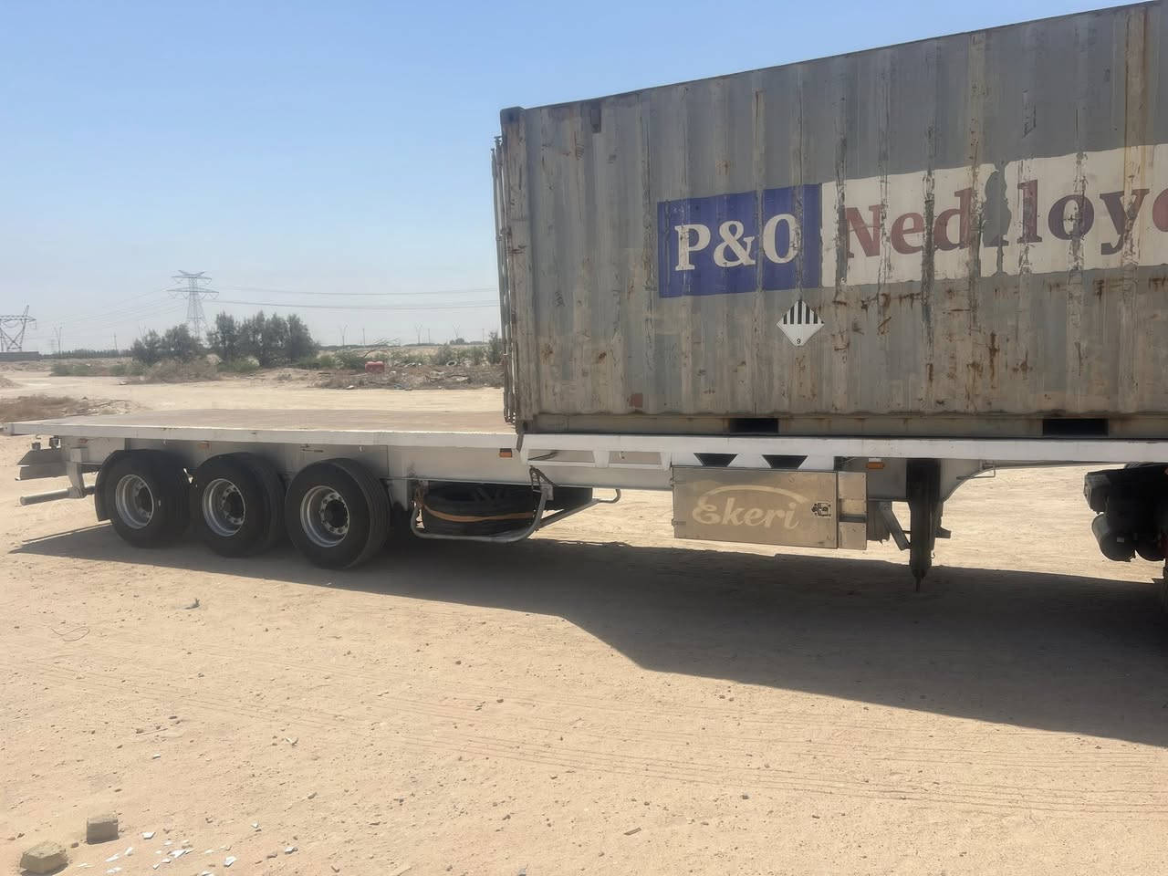 سلام عليكم عربانه للبيع لطول 13,60تخم تاير قفالات كهربائيات كله شغاله صندوك مطبخ ل سعر 80 وبيها مجال ل ستفسار ***********
