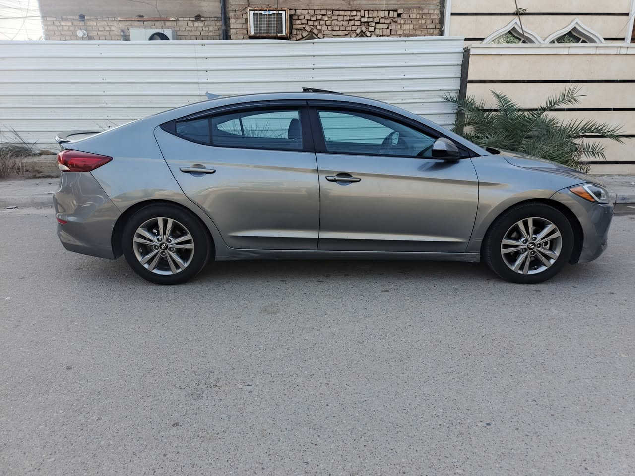 السلام عليكم للبيع النترا 2018 امريكي فول موصفات 1/1
مكينة 2000 دوش وضع شركة ماممدود عليها صبانة
كير مكفول وضع شركة ماممدود علية صبانة
ماشية 66 mi حقيقي شرط
تبريد ثلج ❄🧊+ تدفئة 🔥
موصفات السيارة

1 بصمة تشغيل + بصمة ابواب + بصمة جنطة
2 فتحة 
3 نظام ترحيب عند الاقتراب من السيارة وفتح الجنطة
4 تبريد منفصل مناخين + تبريد ابيانو
5 فول تحكمات استيرن + نظام قفل السرعة + حاكية 
6 شاشة اعطال
7 شاشة مسجل + كامرة 360 درجة دوارة
8 تدفئة بل كشنات
9 نظام ايكو ECO اقتصادي + نظام sport رياضي
10 رادار بل مرئي الجانبية + رادار خلفي
11 نظام ABC + نظام مانع انزلاق 
12 لد امامي نهارئي + ليلي بل دعامية + منظومة LED
13 4 نظام دسك امامي + خلفي
وضع شركة السيارة كتلوكات + بصمة + الاسبير مانزل 
(ليبل واحد ماعدة البنيد وصور الحادث بل منشور صبغ باب خلفي كد شبر + بيها ربع الجاملغ صبغ الامامي ) 
بسمي سنوية + رقم + هزة جديدة
مكاني بغداد حي جهاد
السعر 118 وبيها مجال للطيبين واني اسف على الاطالة
***********
