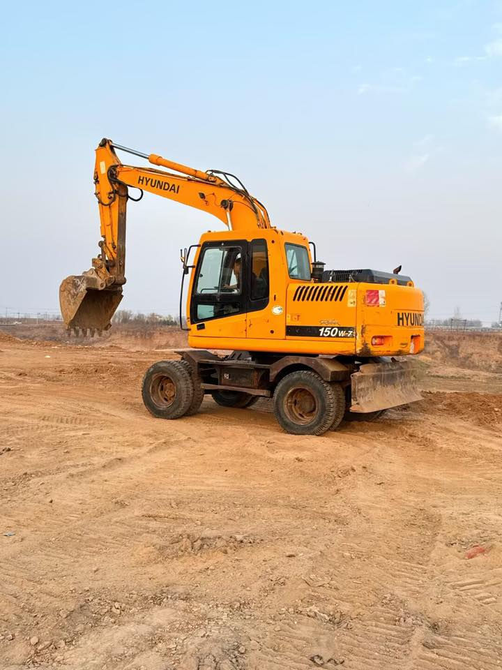 Korean imported Hyundai 150-7 wheel excavator, contact me if you're interested


**إذا كنت صاحب هذا الإعلان وتريد حذفه لأي سبب، رجاءا أرسل رسالة إلى الدعم الفني**