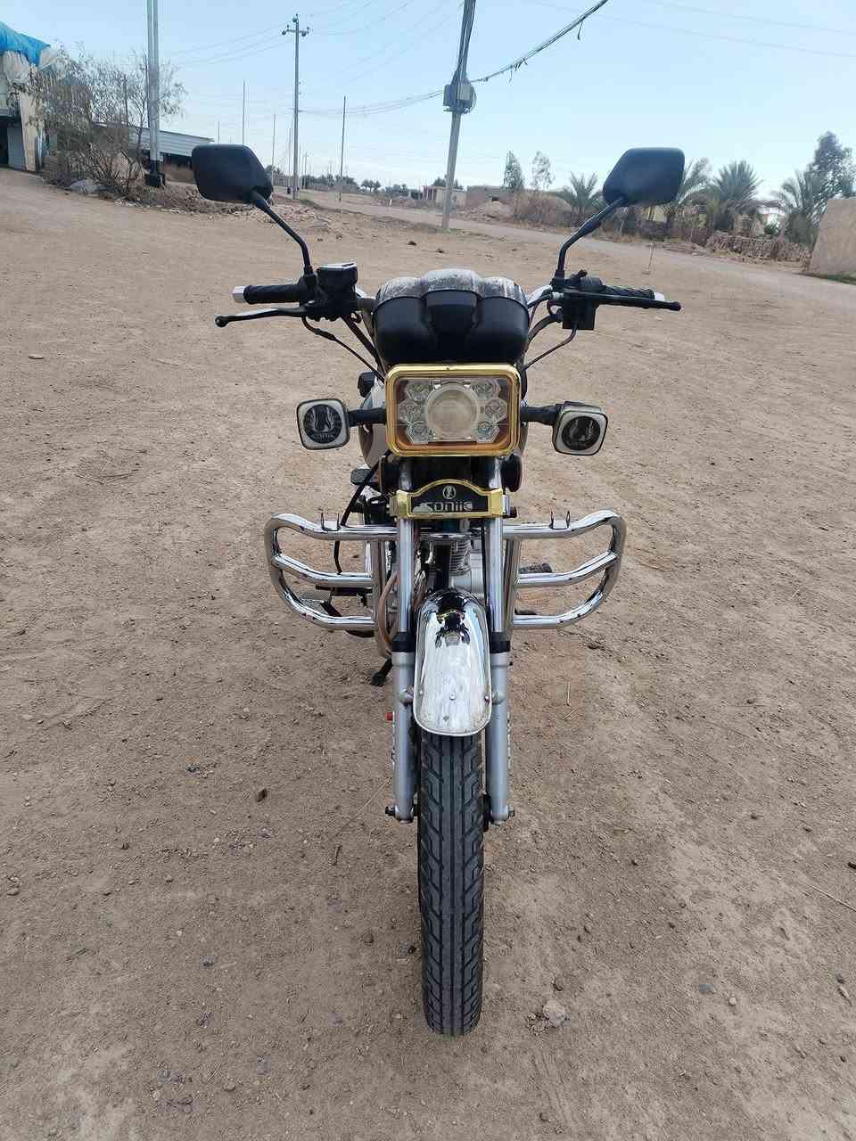 ايراني للبيع
موديل2024 محرك200 نشط شلعة دراجة جاهزة من كلشي بس دشبول بي قطع ماعرف
بي اوراق 
سعر750
مكان كرمة
***********
